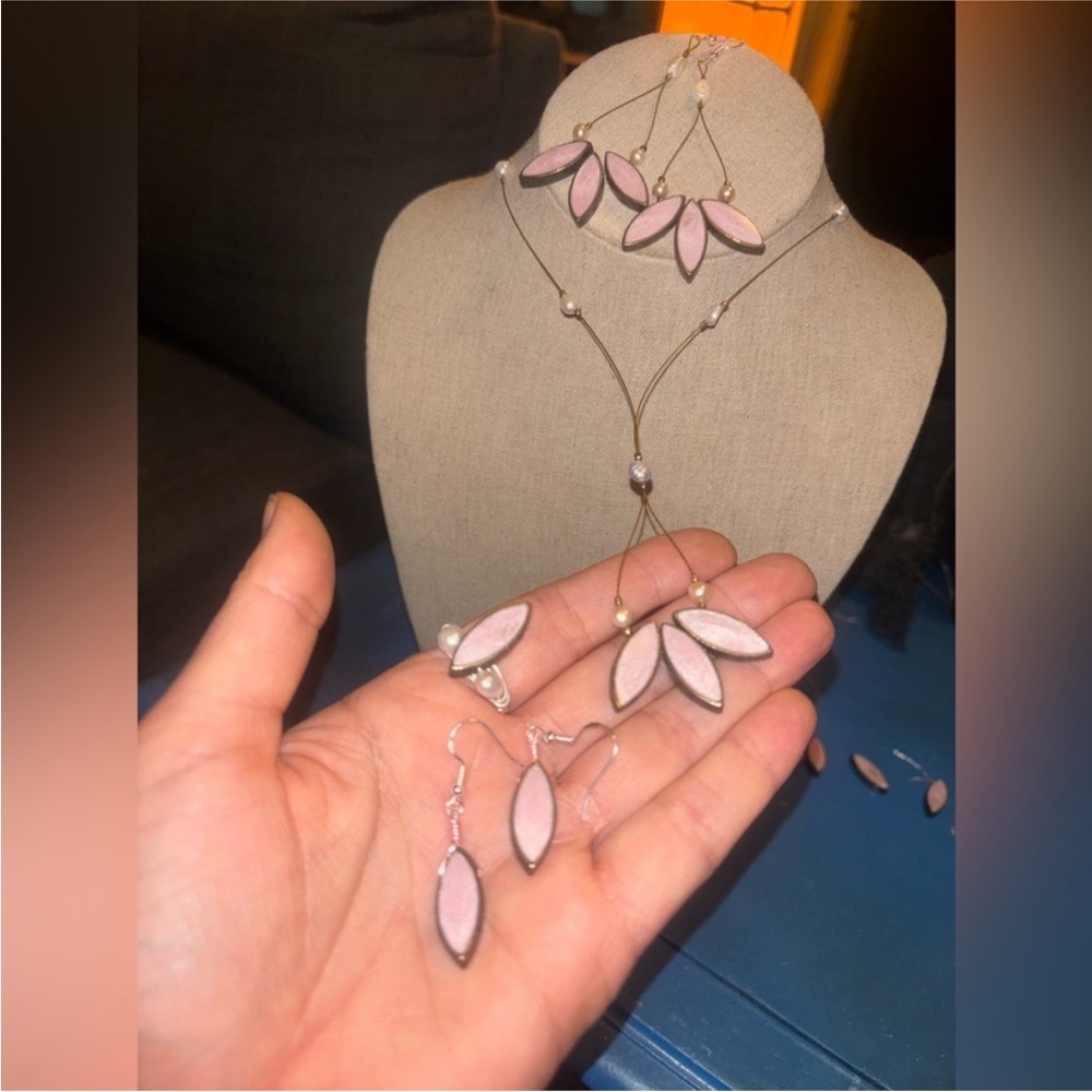 Delicate Pink & Gold ARTISAN Beads & Genuine Pearl Set Necklace Earrings & Ring